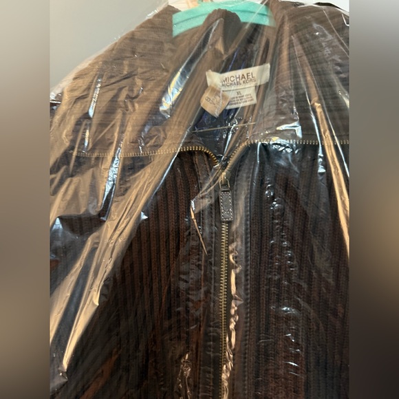 Michael Kors - Must Have For  Your Wardrobe with Timeless Elegance! - Picture 9 of 9